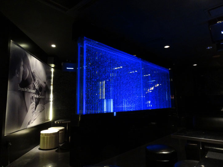 新宿区にエアーパーテーション水槽